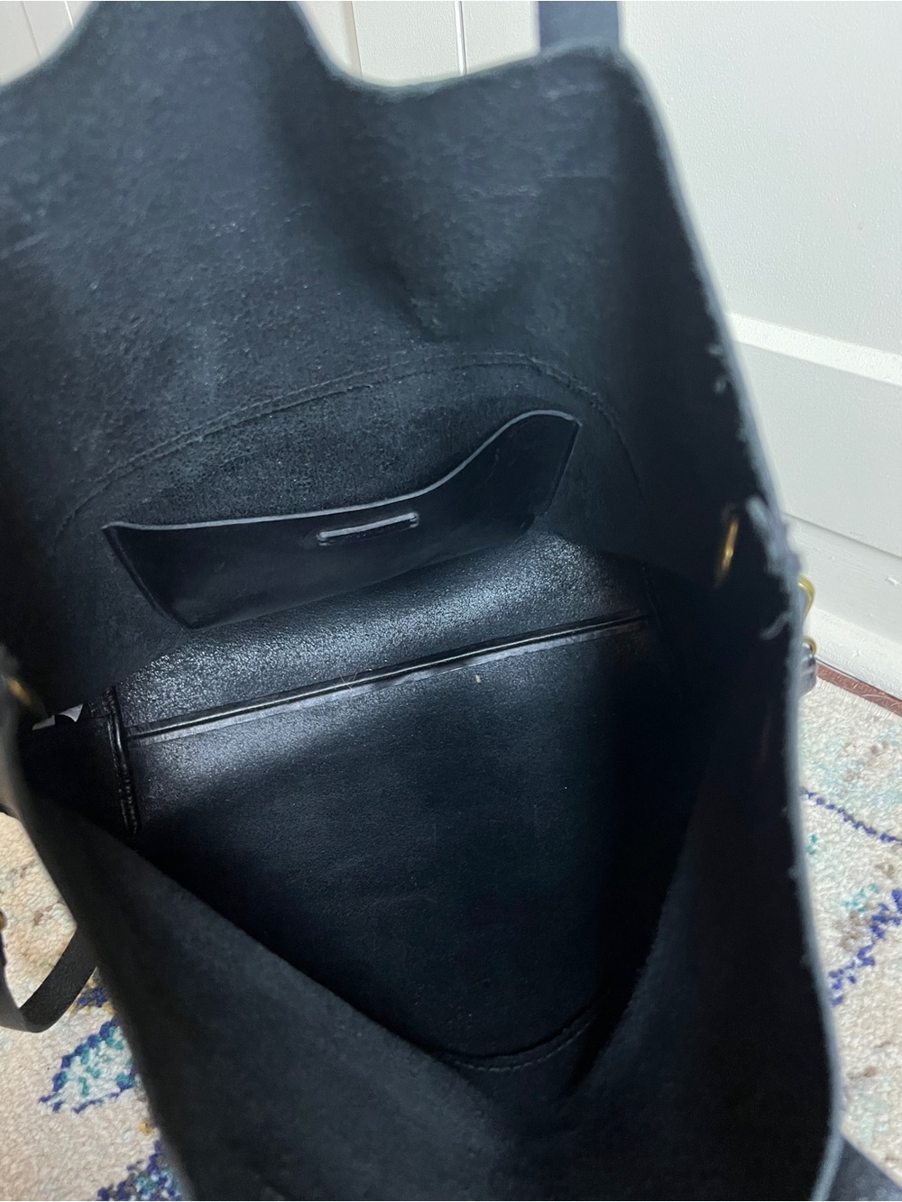 Madewell The Transport Foldover Crossbody Tote Bag in Black Leather - Picture 8 of 10